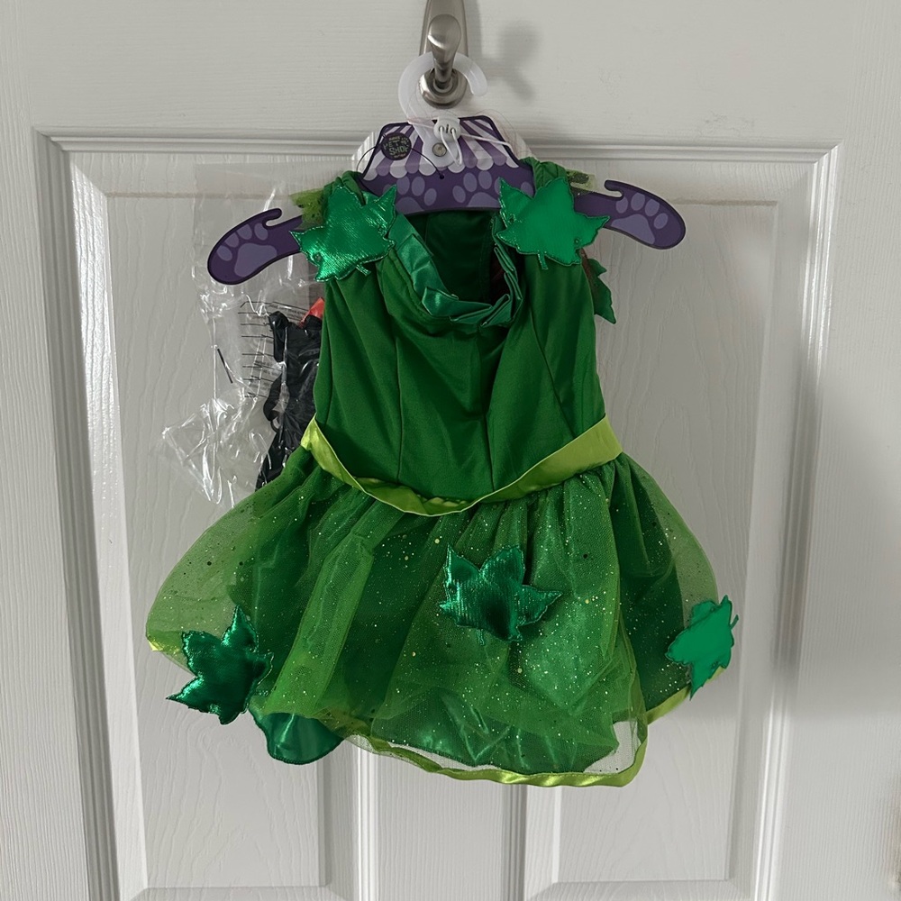 Rubie’s Sz M Poison Ivy Costume